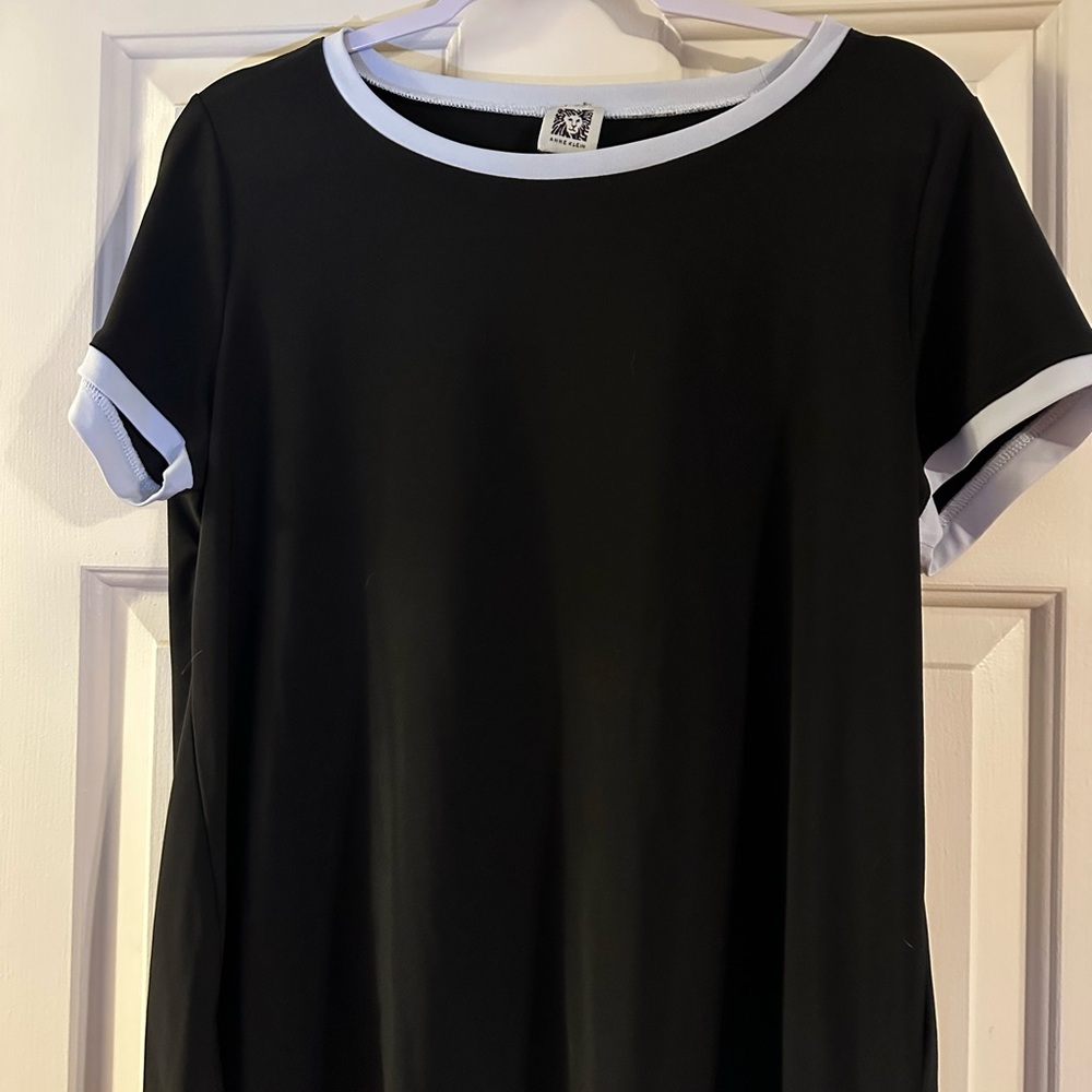 Anne Klein Black and White Short Sleeve Tee